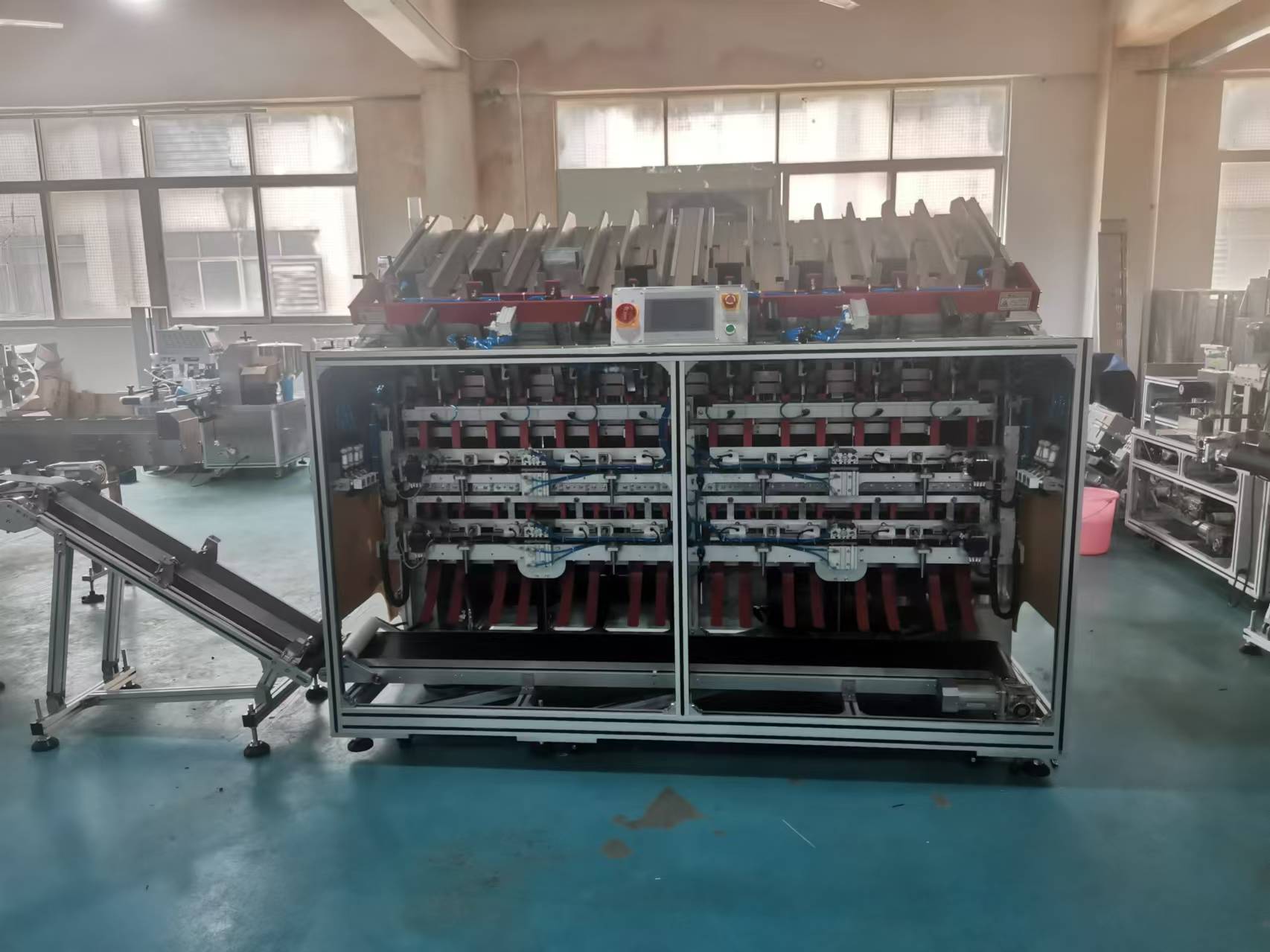 面膜罐裝機——美容行業(yè)的生產(chǎn)效率與質(zhì)量守護(hù)者